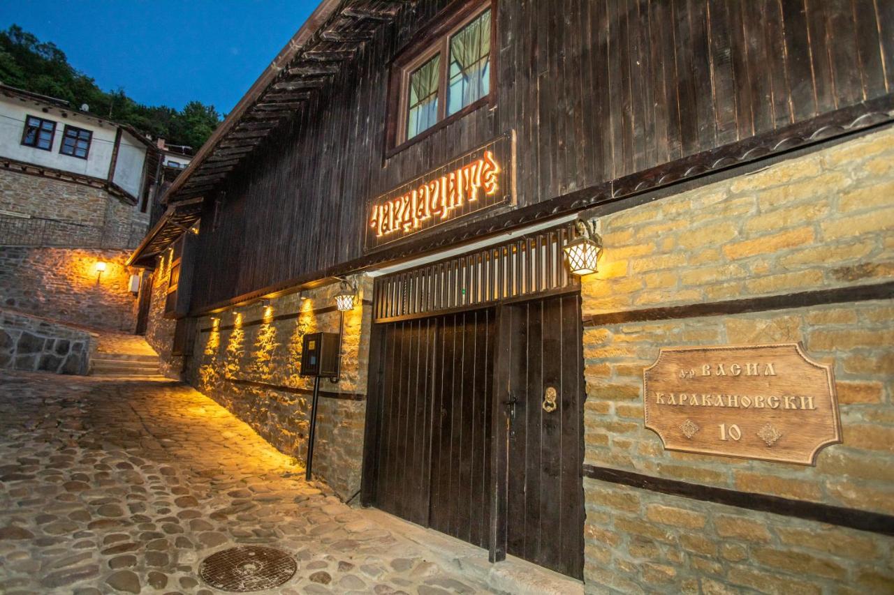 Семеен Хотел Чардаците Lovech Exterior photo